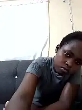 Sweetcecie01 online show from September 20, 2025, 9:27 pm