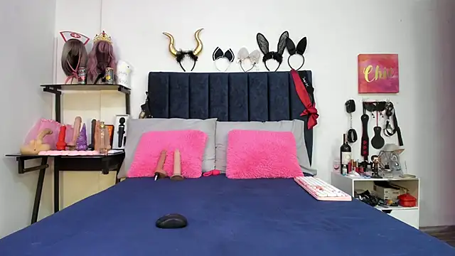 emmily giraldo online show from November 25, 2025, 1:11 pm