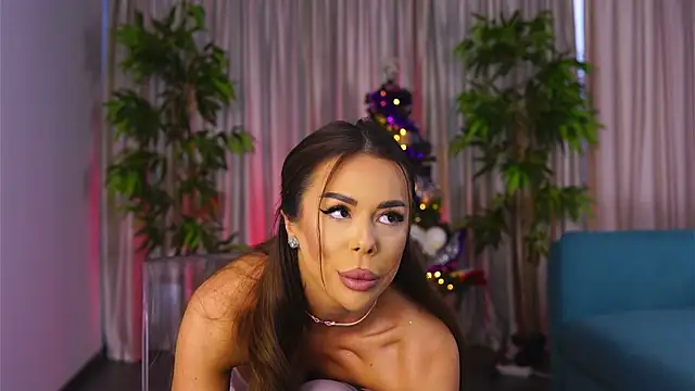 Snapshot of MissKiarra chatting on December 13, 2024, 6:00 am MissKiarra online show from December 13, 2024, 6:00 am