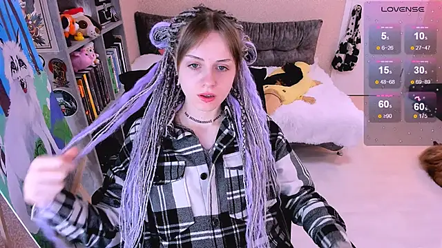 NaniMoore online show from December 10, 2024, 7:58 am