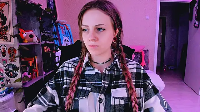 NaniMoore online show from March 22, 2025, 5:28 am