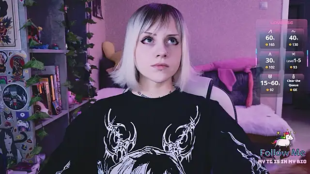 NaniMoore online show from April 10, 2026, 8:13 pm