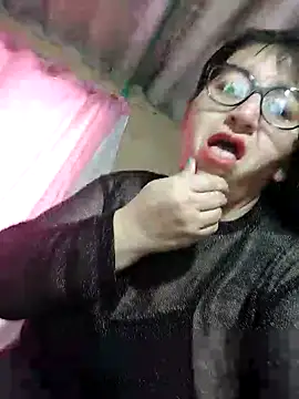 clarita 01 online show from October 25, 2025, 10:56 am