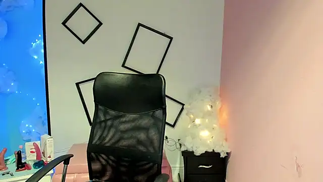 Emmily Walker online show from September 26, 2025, 3:10 am