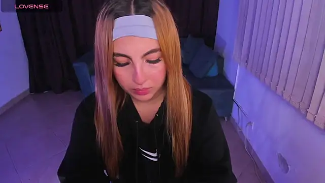 SusyAmis online show from November 15, 2025, 3:15 am