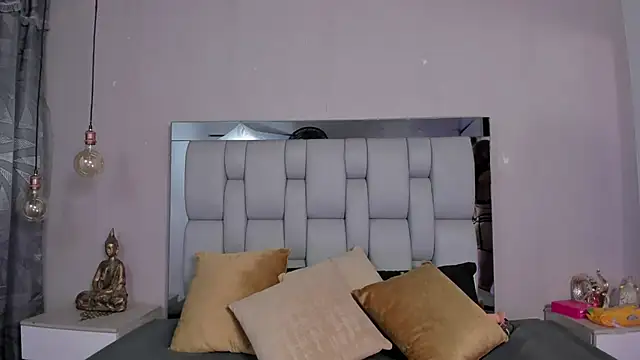 SusanBenett online show from December 1, 2025, 9:09 pm