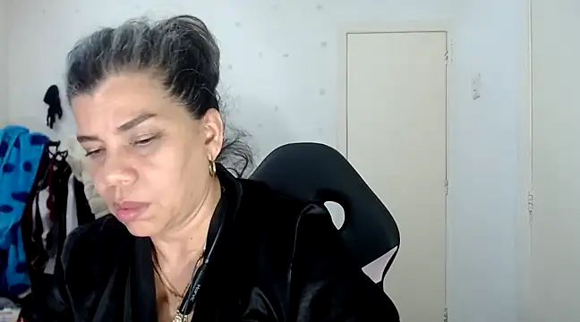 Snapshot of vikyadams chatting on February 27, 2025, 3:37 pm vikyadams online show from February 27, 2025, 3:37 pm