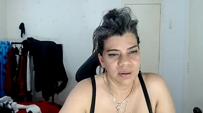 Snapshot of vikyadams chatting on March 5, 2025, 10:10 pm vikyadams online show from March 5, 2025, 10:10 pm