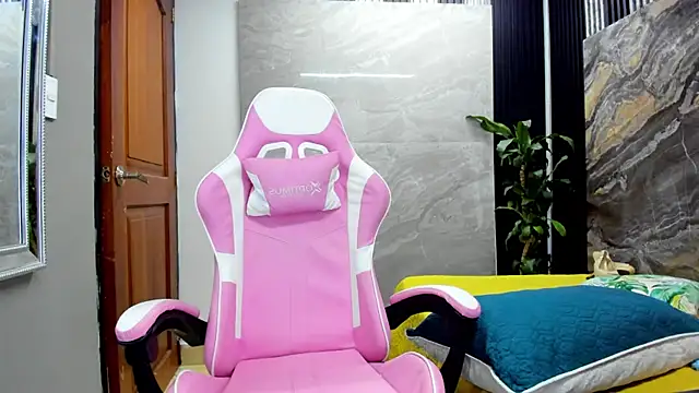 PamelaAnderson 2 online show from February 21, 2025, 8:18 am