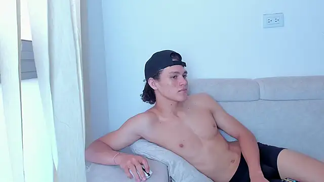 laurent nova online show from January 28, 2025, 7:21 pm