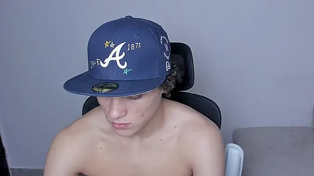 laurent nova online show from December 1, 2025, 8:14 pm