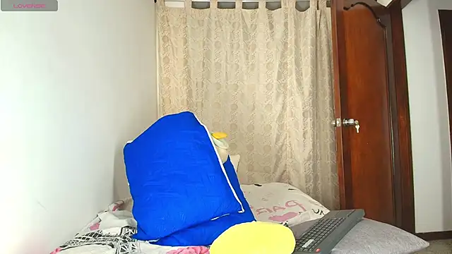 Luciana Ortiz1 online show from March 12, 2026, 3:45 am