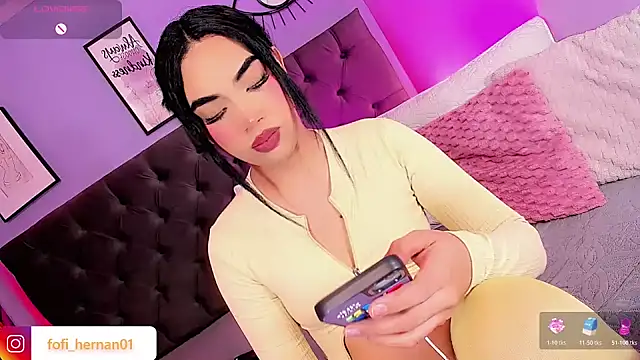 Sofi hdz online show from November 15, 2025, 9:11 pm