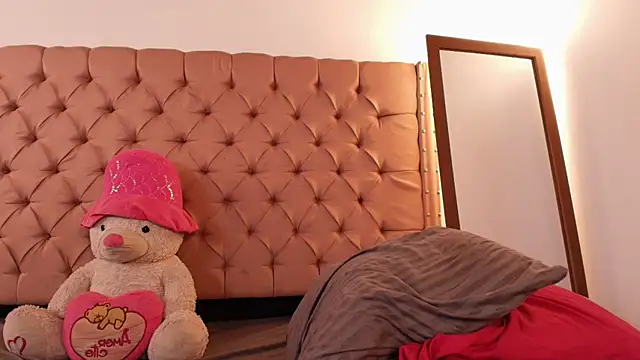 xanna sweet online show from December 12, 2024, 11:47 pm