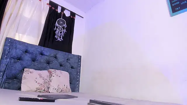 katia  dann online show from December 1, 2025, 8:36 pm