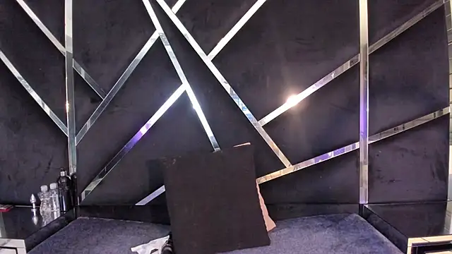 Ivanna18 x online show from November 15, 2025, 3:37 am