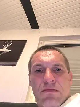 AttractiveSilk5 online show from April 3, 2026, 11:58 pm