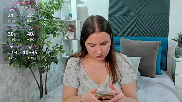 FeralPeach online show from February 15, 2025, 8:54 am