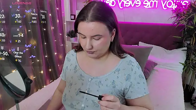 FeralPeach online show from February 5, 2026, 6:40 am