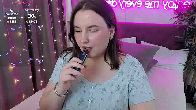 FeralPeach online show from February 15, 2026, 6:54 am