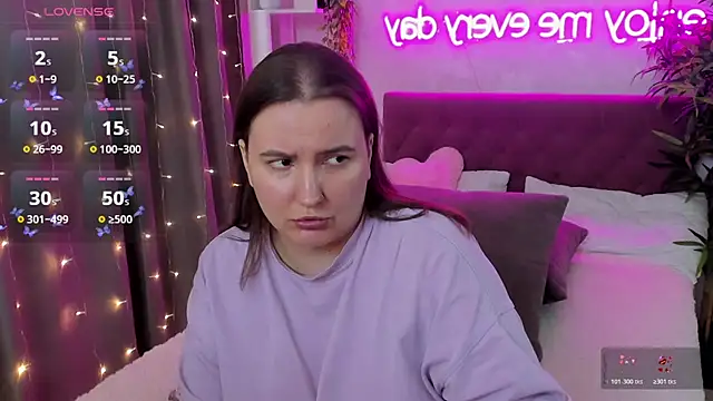 FeralPeach online show from April 18, 2026, 7:12 am