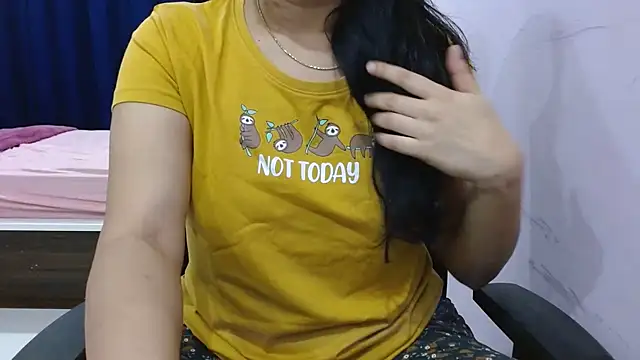 Snapshot of priya__81 chatting on January 21, 2025, 4:58 pm priya 81 online show from January 21, 2025, 4:58 pm