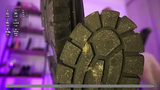 MissKorah online show from April 19, 2026, 12:43 am