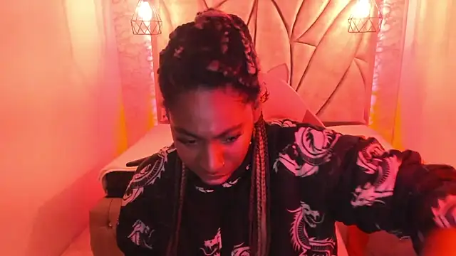 Queen perla  online show from February 14, 2025, 12:25 pm