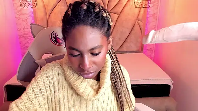 Queen perla  online show from February 23, 2025, 6:07 am