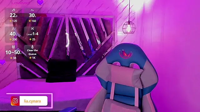 Queen perla  online show from September 30, 2025, 11:59 am