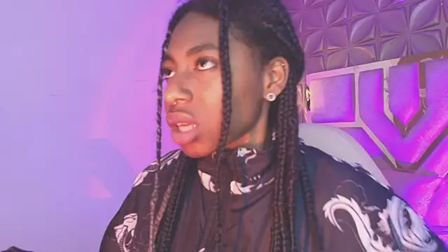 Queen perla  online show from March 23, 2026, 12:09 pm