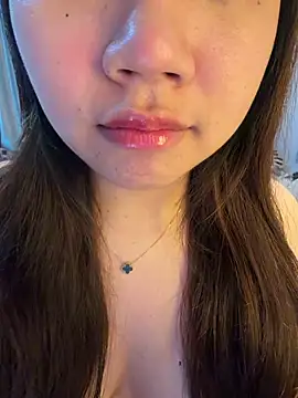 Hotellinh12 online show from May 19, 2026, 4:02 pm