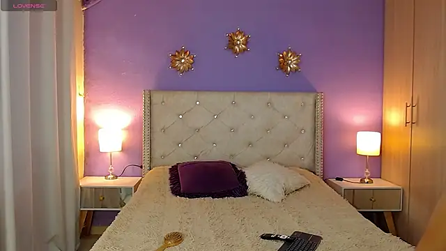 Kim and Mia online show from October 2, 2025, 5:42 pm