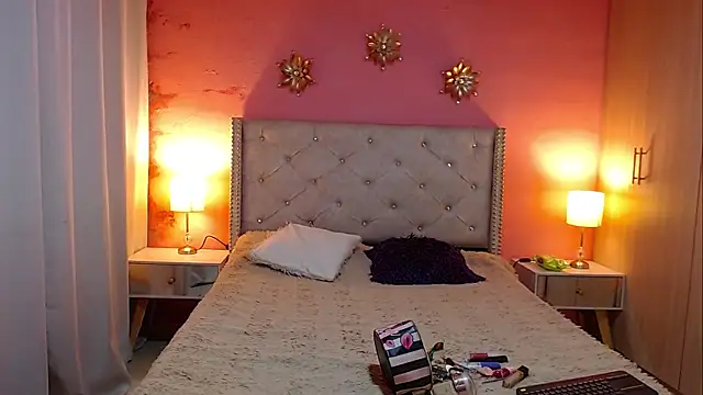 Kim and Mia online show from January 11, 2026, 10:31 am