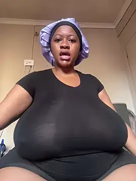 Chubbykarisma27 online show from February 24, 2025, 5:11 am