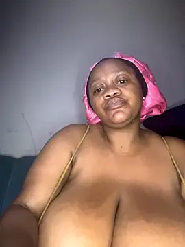 Chubbykarisma27 online show from September 30, 2025, 7:52 pm