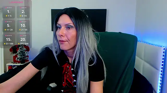 Snapshot of EvelynQueenn chatting on December 19, 2024, 8:56 am EvelynQueenn online show from December 19, 2024, 8:56 am
