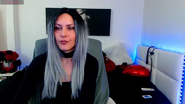Snapshot of EvelynQueenn chatting on February 28, 2025, 6:32 am EvelynQueenn online show from February 28, 2025, 6:32 am