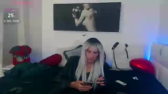 Snapshot of EvelynQueenn chatting on September 14, 2025, 6:56 am EvelynQueenn online show from September 14, 2025, 6:56 am