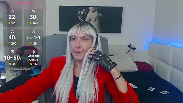 Snapshot of EvelynQueenn chatting on October 14, 2025, 11:22 am EvelynQueenn online show from October 14, 2025, 11:22 am