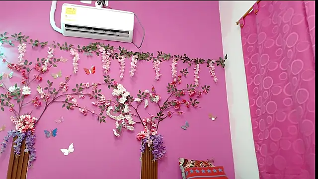 Watagatapitusberry1 online show from March 17, 2025, 4:19 am