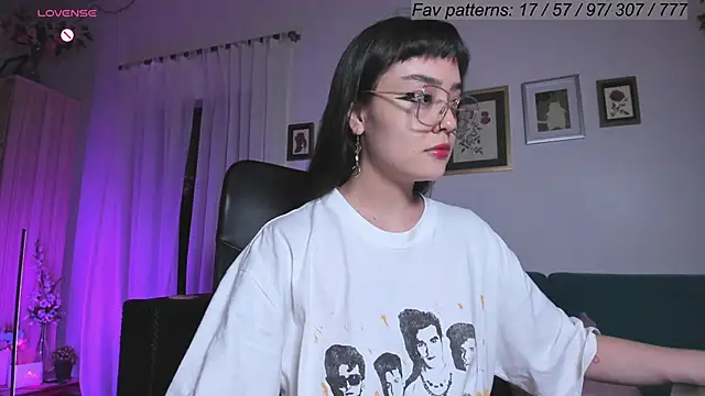 Conlosmichis online show from March 14, 2025, 10:05 pm