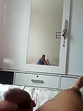 Snapshot of ronny000123 chatting on January 9, 2026, 4:32 pm ronny000123 online show from January 9, 2026, 4:32 pm