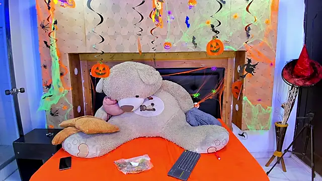 SofiAndNicol online show from October 27, 2025, 11:14 am