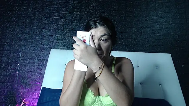 Snapshot of Sweet-Monica chatting on June 4, 2026, 10:32 am Sweet-Monica online show from June 4, 2026, 10:32 am