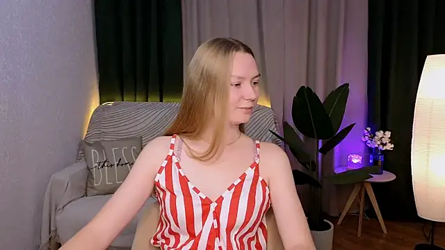 CarolynCohen   online show from December 3, 2024, 2:03 am