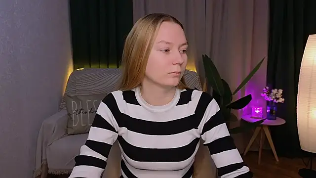 CarolynCohen   online show from December 5, 2024, 1:47 am