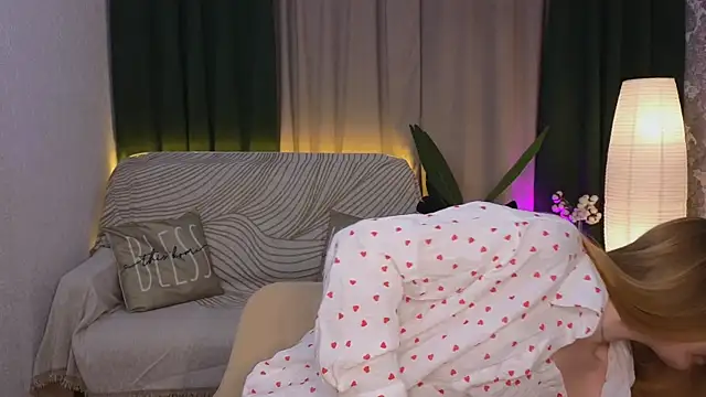 CarolynCohen   online show from January 12, 2025, 1:53 am