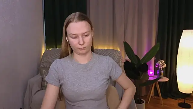 CarolynCohen   online show from March 3, 2025, 5:20 am