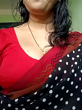 Snapshot of Rosy-B chatting on December 17, 2024, 9:50 am Rosy-B online show from December 17, 2024, 9:50 am
